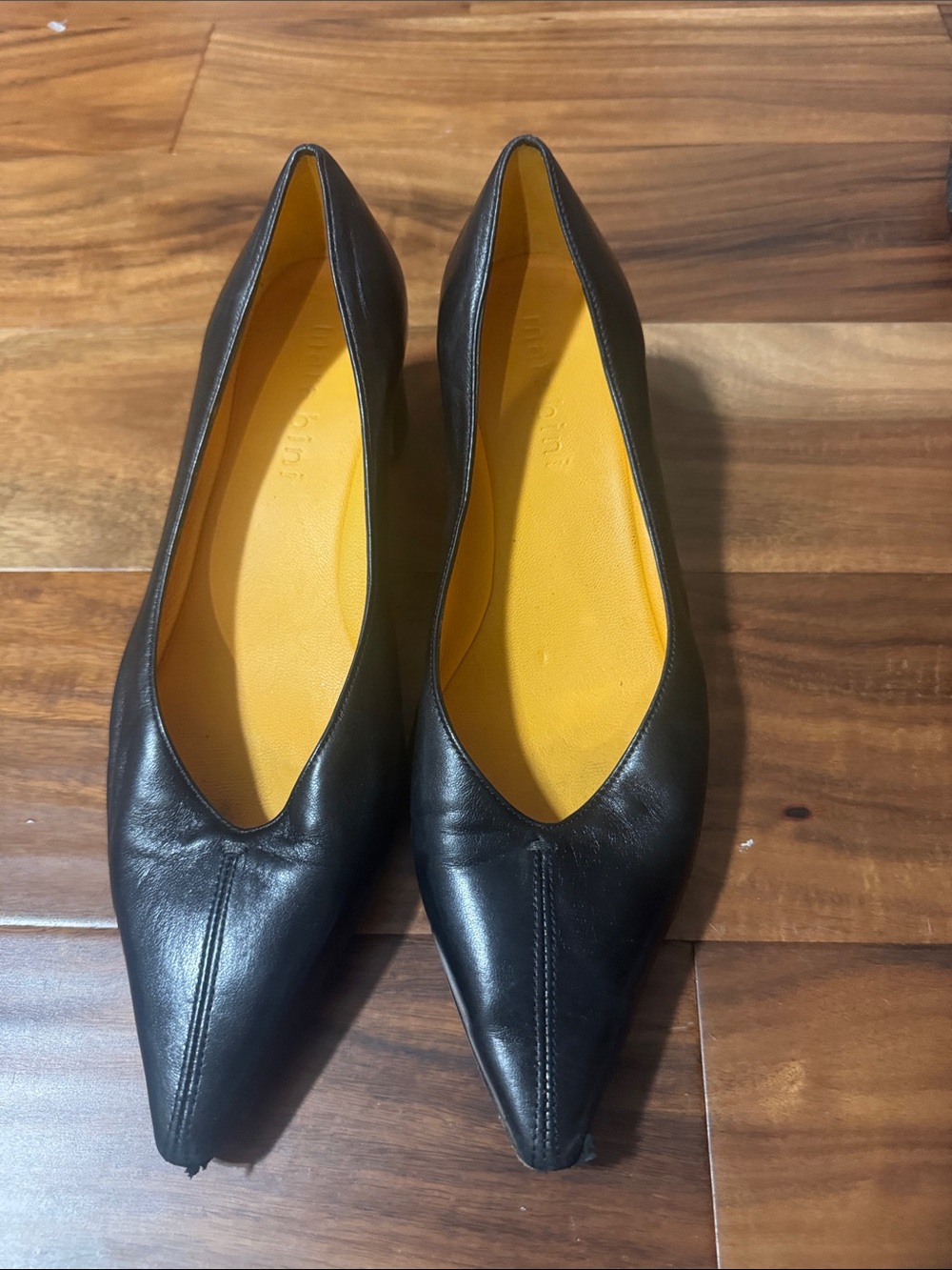 Mara bini Black Low Block Heel Pointed-Toe Pumps - Picture 2 of 4